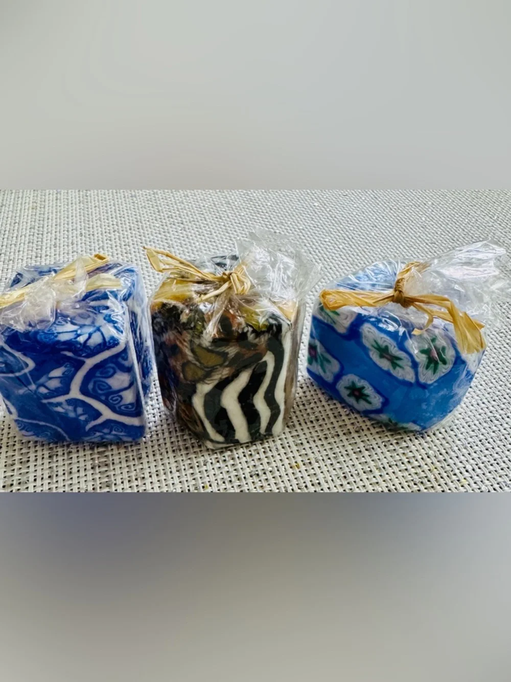 Elegant miniature candles. A set of three candles. Thanks to their unique design
